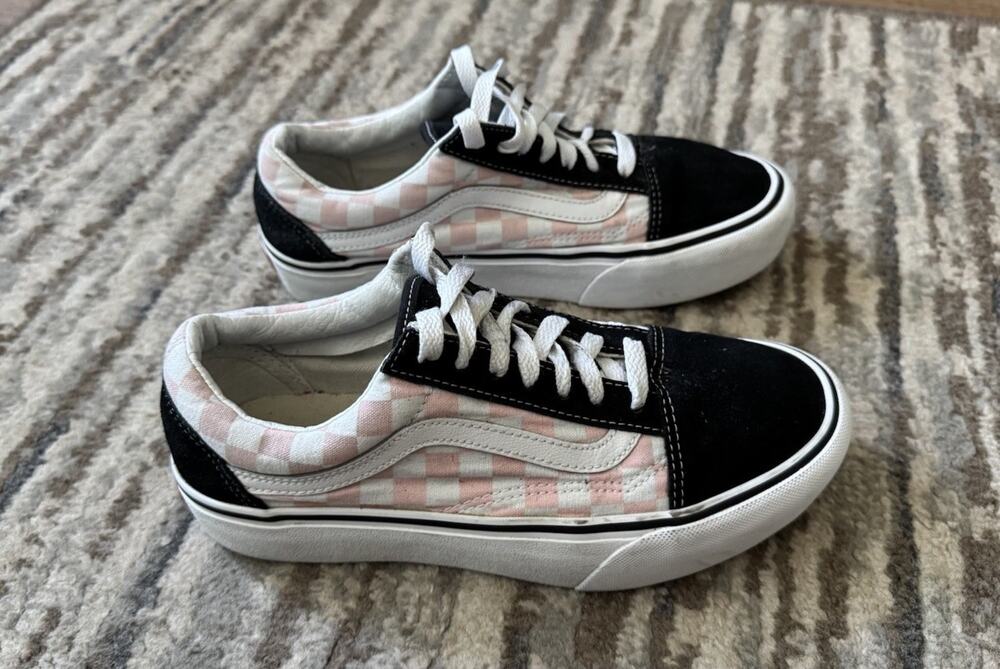 Vans Old Skool Checkerboard Platform Skate Shoe Black Pink Men’s 6 - Women’s 7.5
